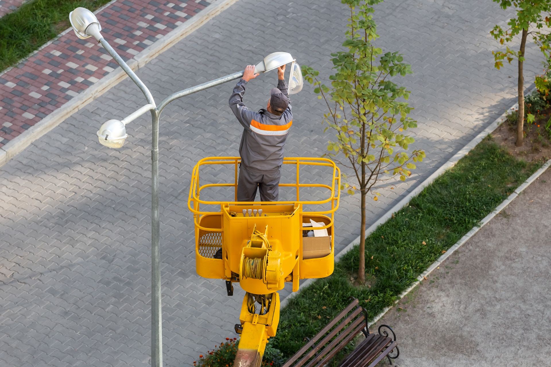 replacement of lamps in night street lights